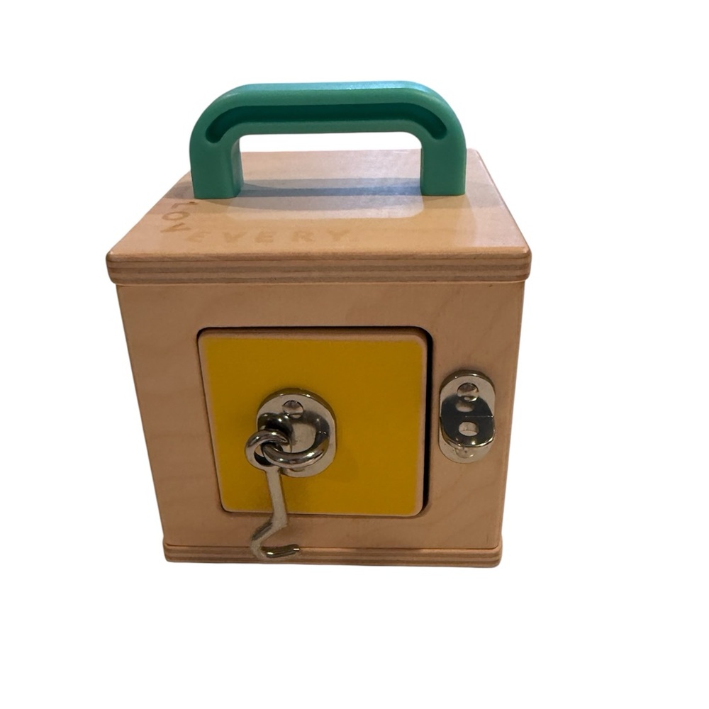 Lovevery Wooden Lock and Latch Montessori Activity Box (19-21 mo) - Picture 4 of 5